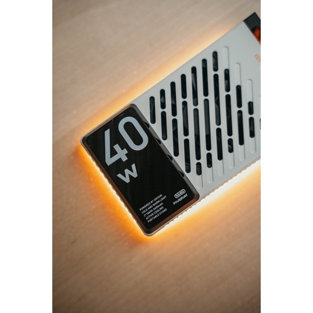 Осветитель светодиодный Zhiyun FIVERAY M40