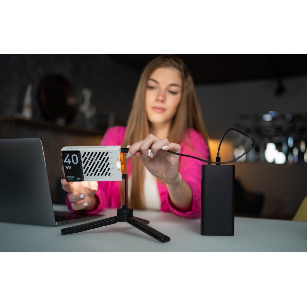 Осветитель светодиодный Zhiyun FIVERAY M40