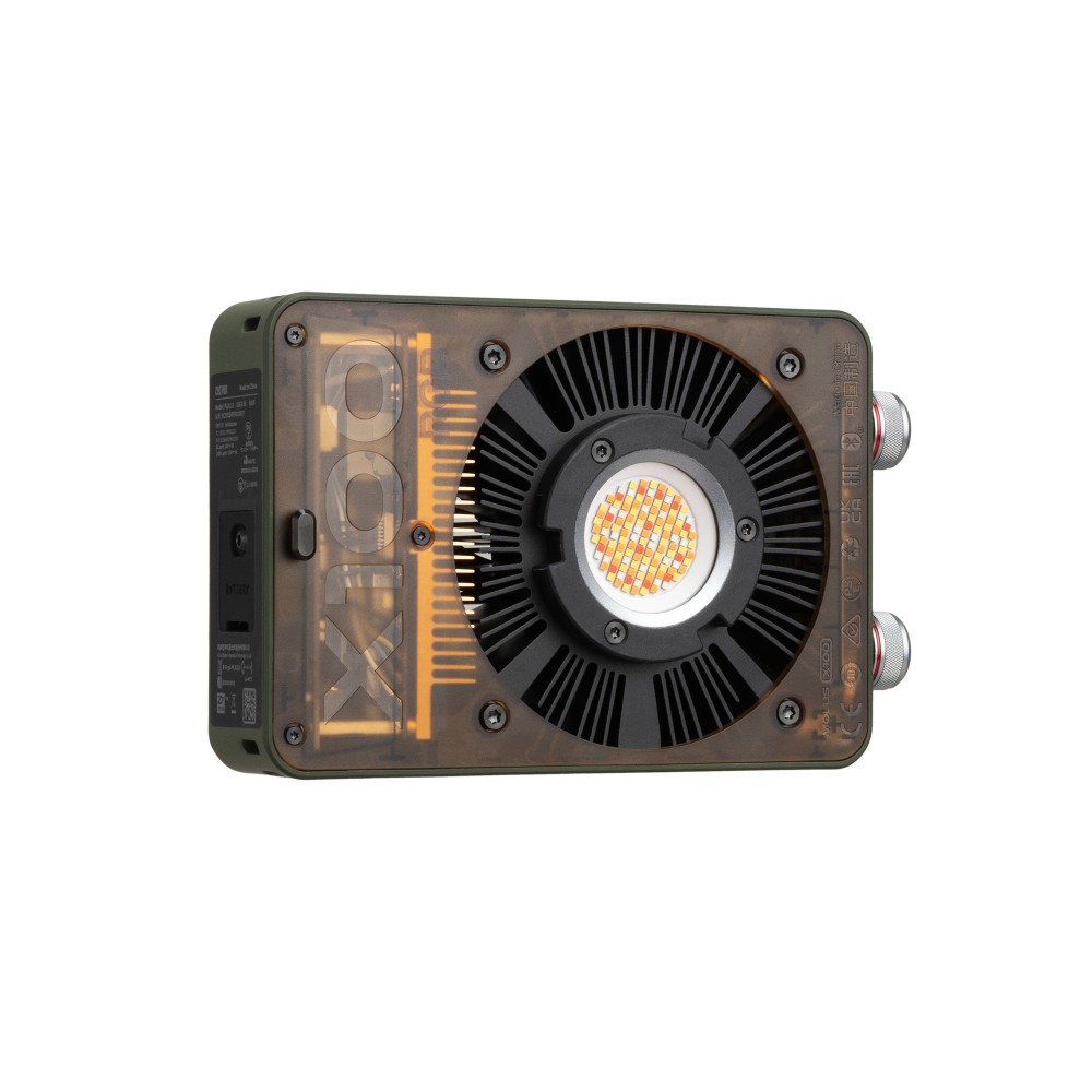 Осветитель Zhiyun MOLUS X100RGB COB Light PRO