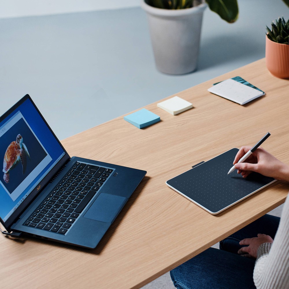 Графический планшет One by Wacom Pen Tablet Small