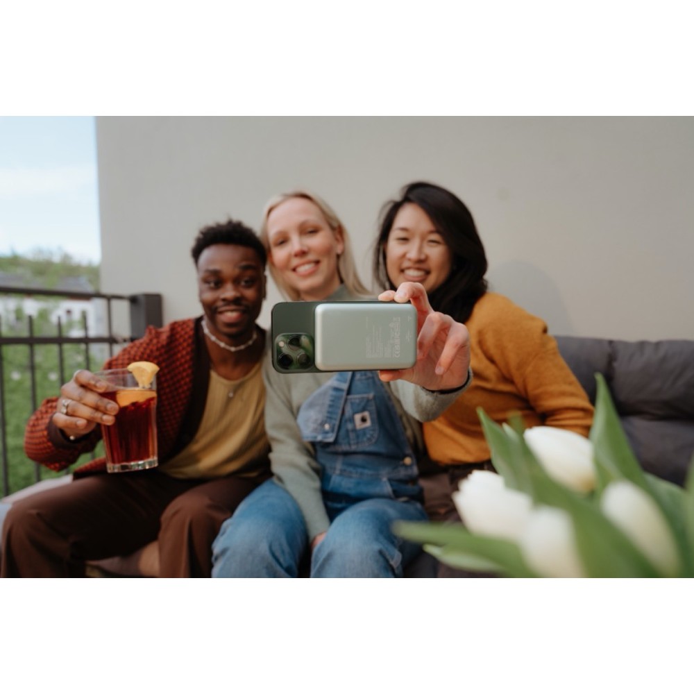 Портативный аккумулятор Verbatim Charge‘n’Go Power Bank 5000 мАч с беспроводной зарядкой, зелёный