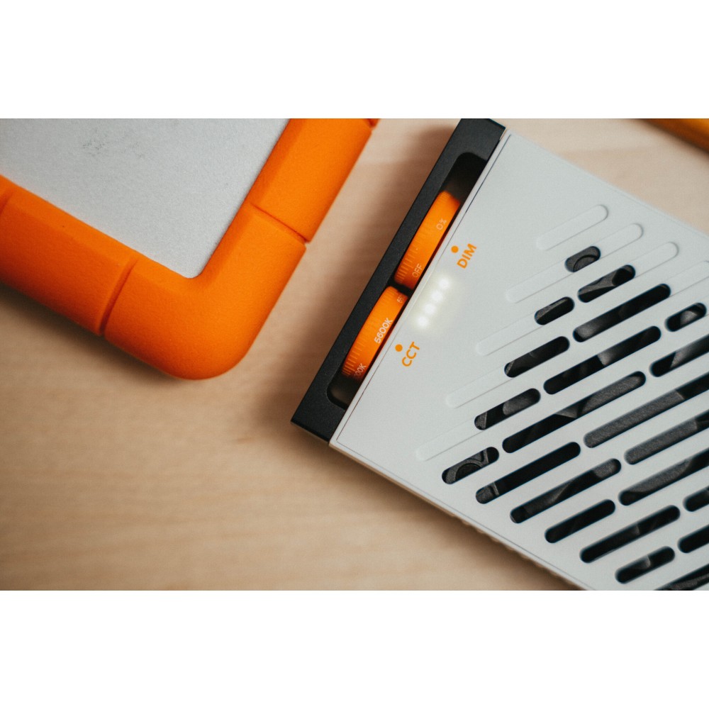 Осветитель светодиодный Zhiyun FIVERAY M40