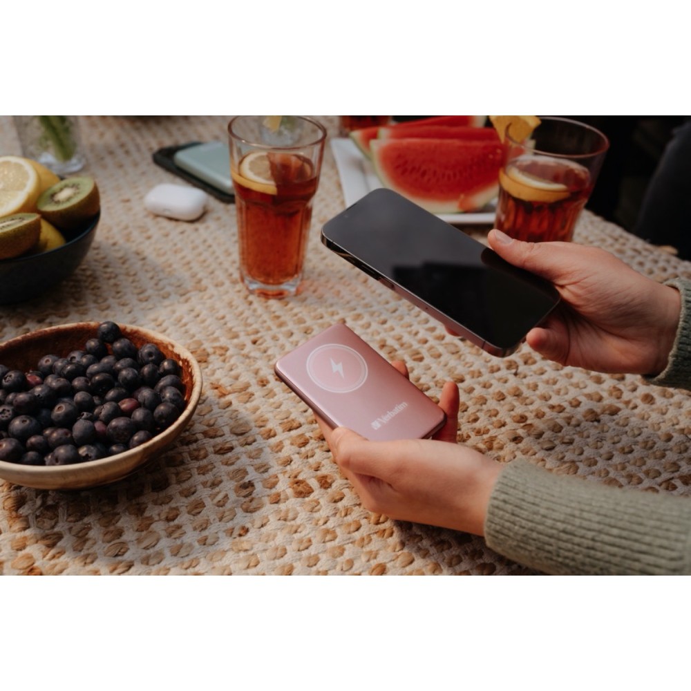 Портативный аккумулятор Verbatim Charge‘n’Go Power Bank 5000 мАч с беспроводной зарядкой, розовый