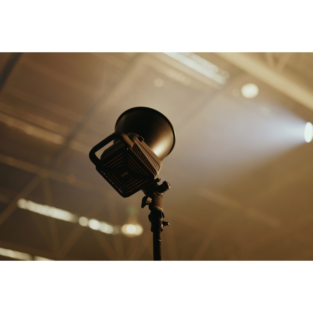 Осветитель Zhiyun MOLUS G300