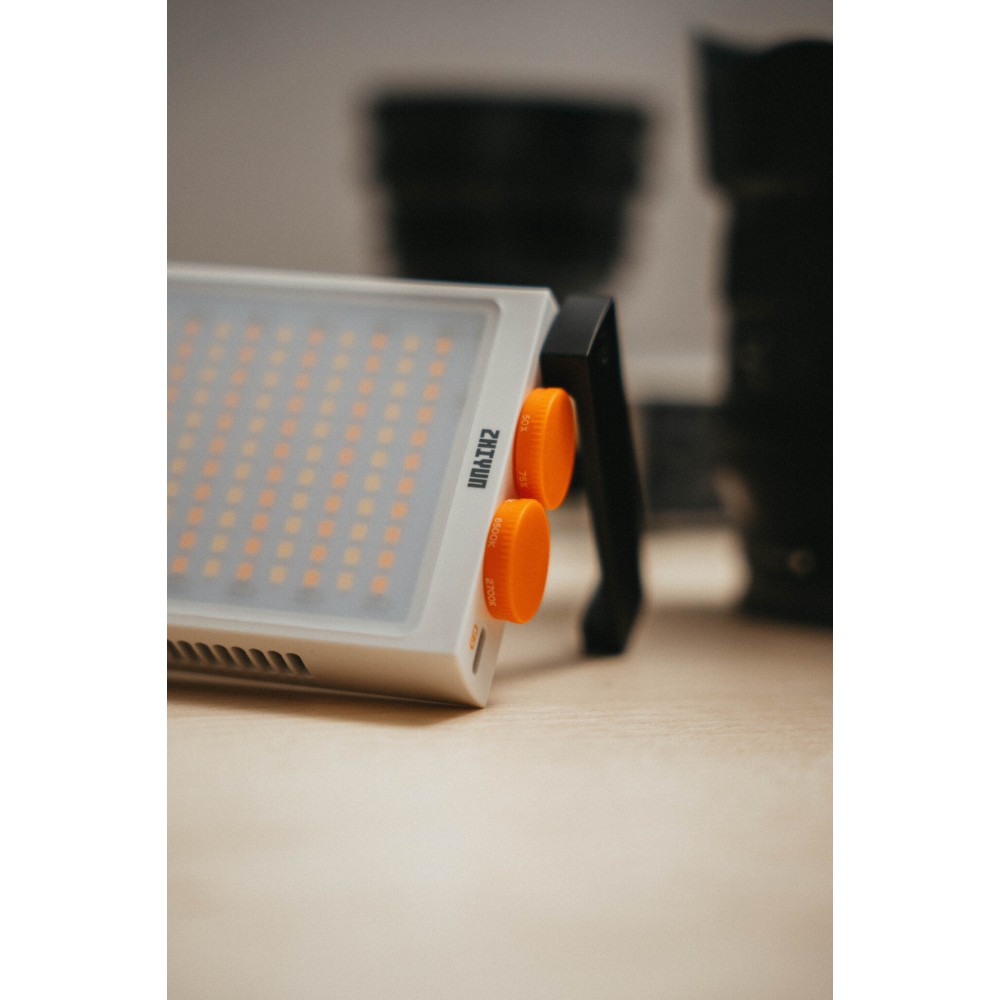 Осветитель светодиодный Zhiyun FIVERAY M40