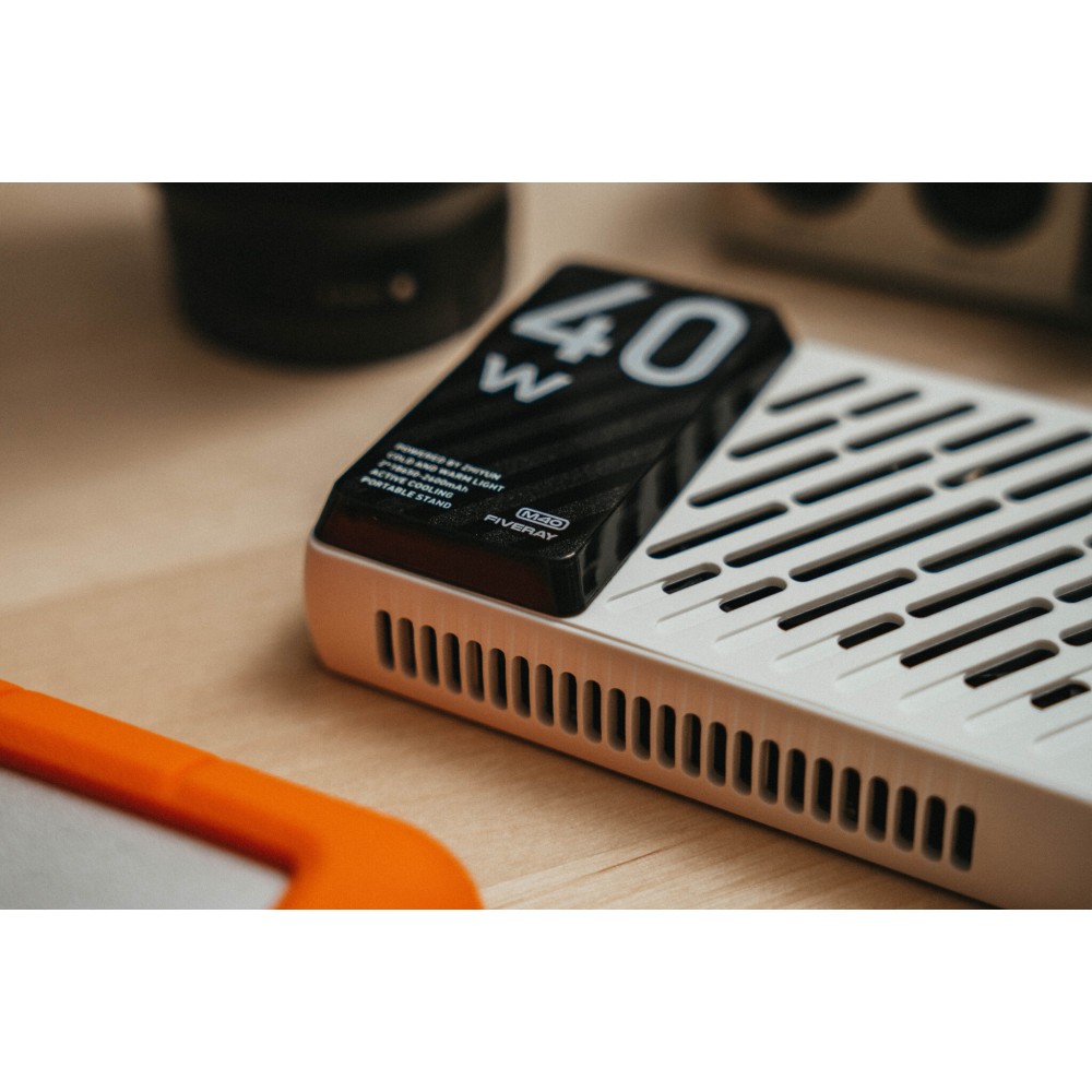 Осветитель светодиодный Zhiyun FIVERAY M40