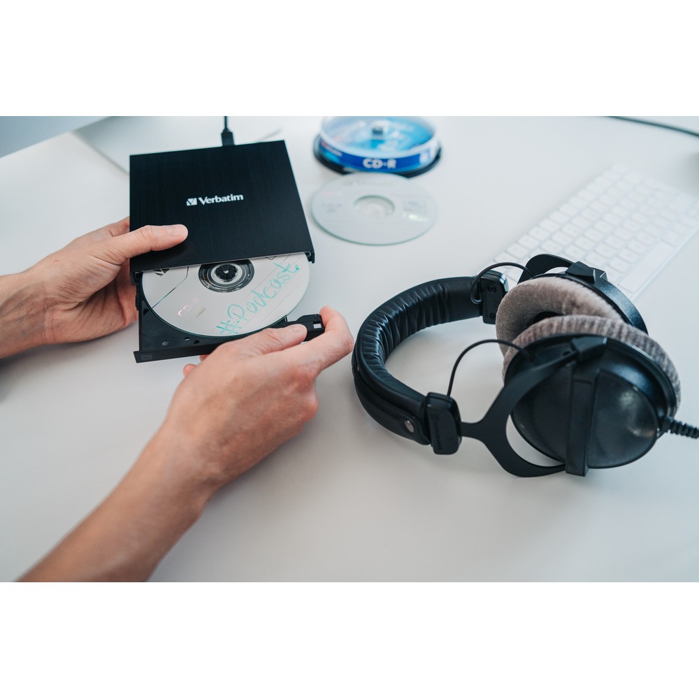 Привод внешний Verbatim Slimeline CD/DVD Writer USB 2.0 с адаптером на Type-C