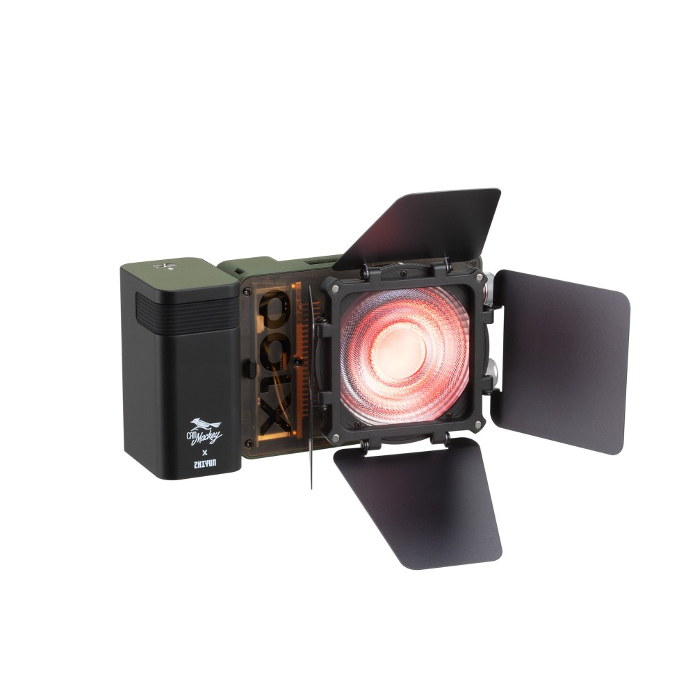 Осветитель Zhiyun MOLUS X100RGB COB Light PRO