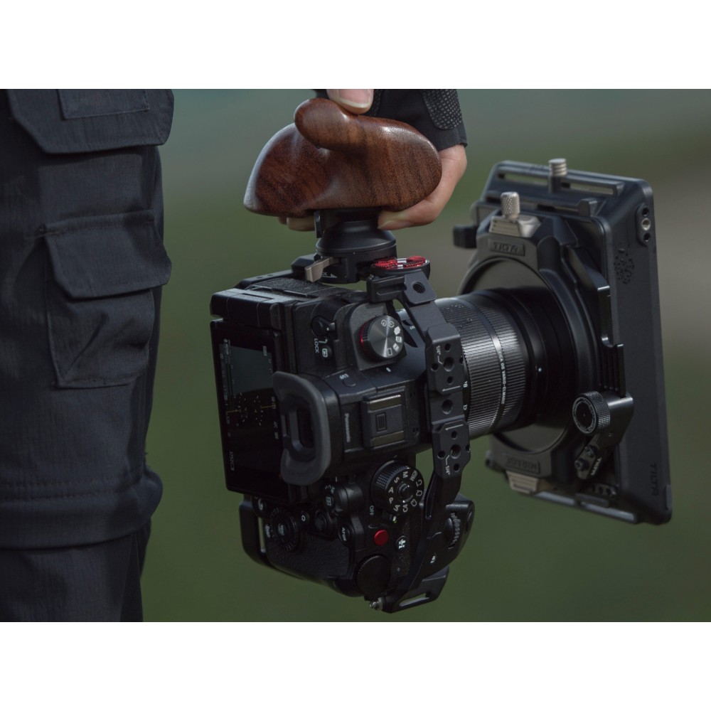 Рукоятка Tilta Advanced Right-Side Wooden Handle (TA-ARWH-B)