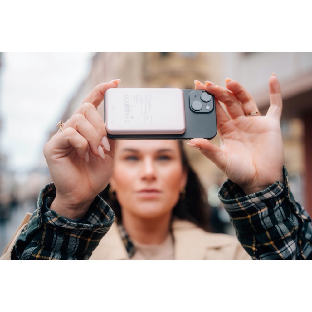 Портативный аккумулятор Verbatim Charge‘n’Go Power Bank 10000 мАч с беспроводной зарядкой, розовый